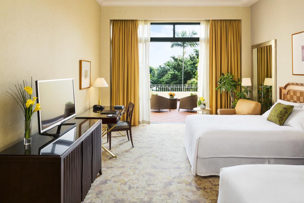 Grand Coloane Resort Macau Exterior foto A guest room at the Four Seasons Hotel