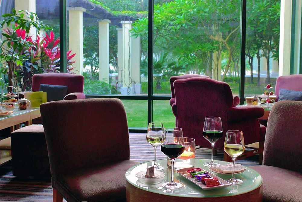 Grand Coloane Resort Macau Exterior foto Wine tasting at the Château d'Antan