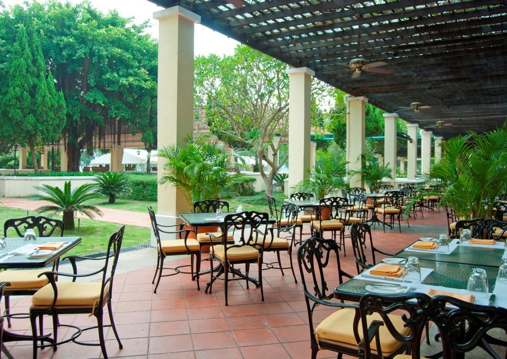 Grand Coloane Resort Macau Exterior foto The restaurant at the hotel